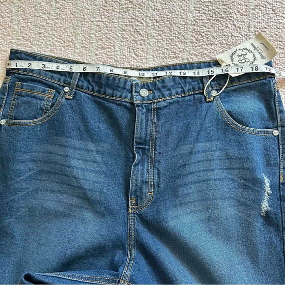 NWT Grace & Emma Mid Rise Chloe Straight Leg Distressed Denim Jeans Size 18 - Picture 11 of 14